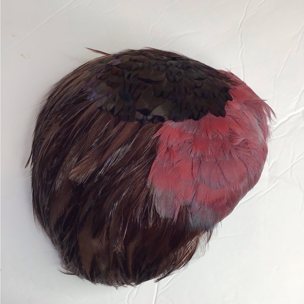 Replica de Parisienne Multicolor Feathered Half-hat Fascinator Hat